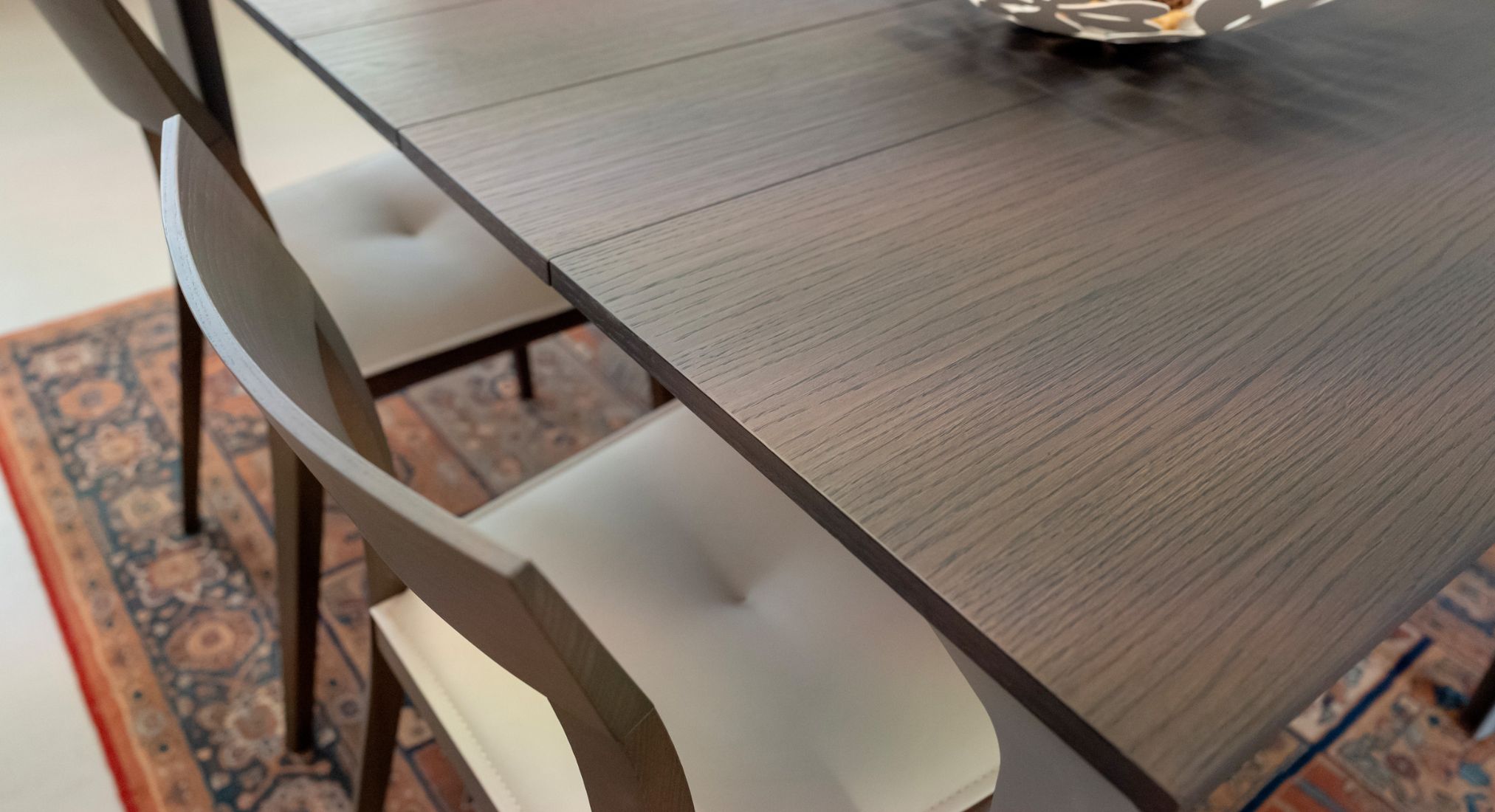 Tavolo modello Jag in legno rovere.jpg